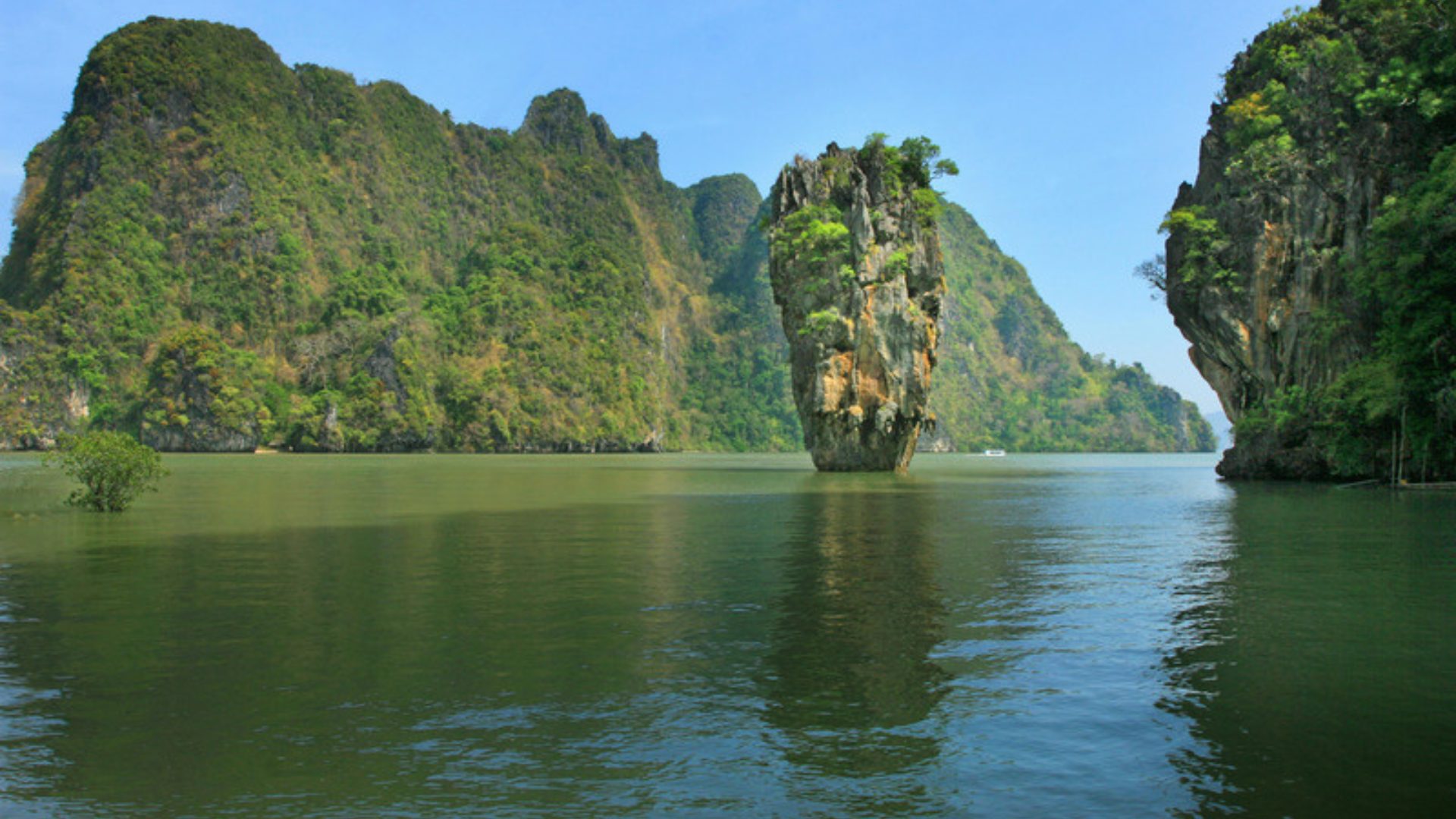 James Bond Island photo 4
