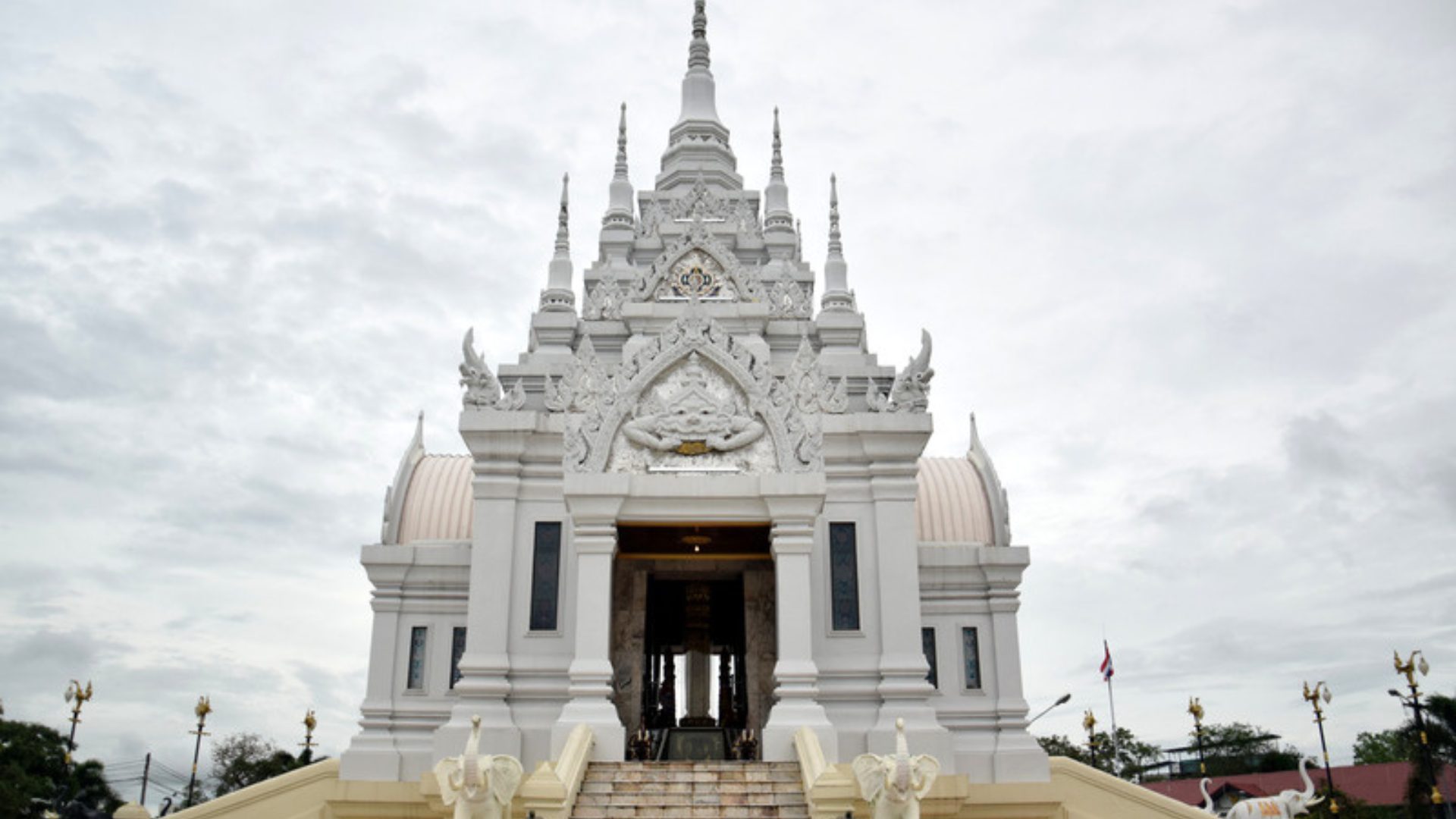 วัดพระธาตุแม่เย็น photo 1