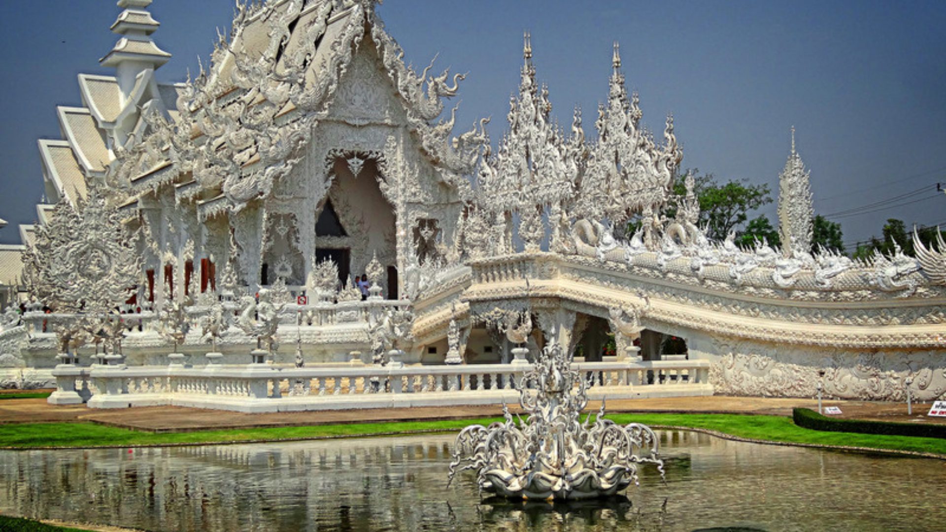 พระอุโบสถ (กลางน้ำ) photo 2