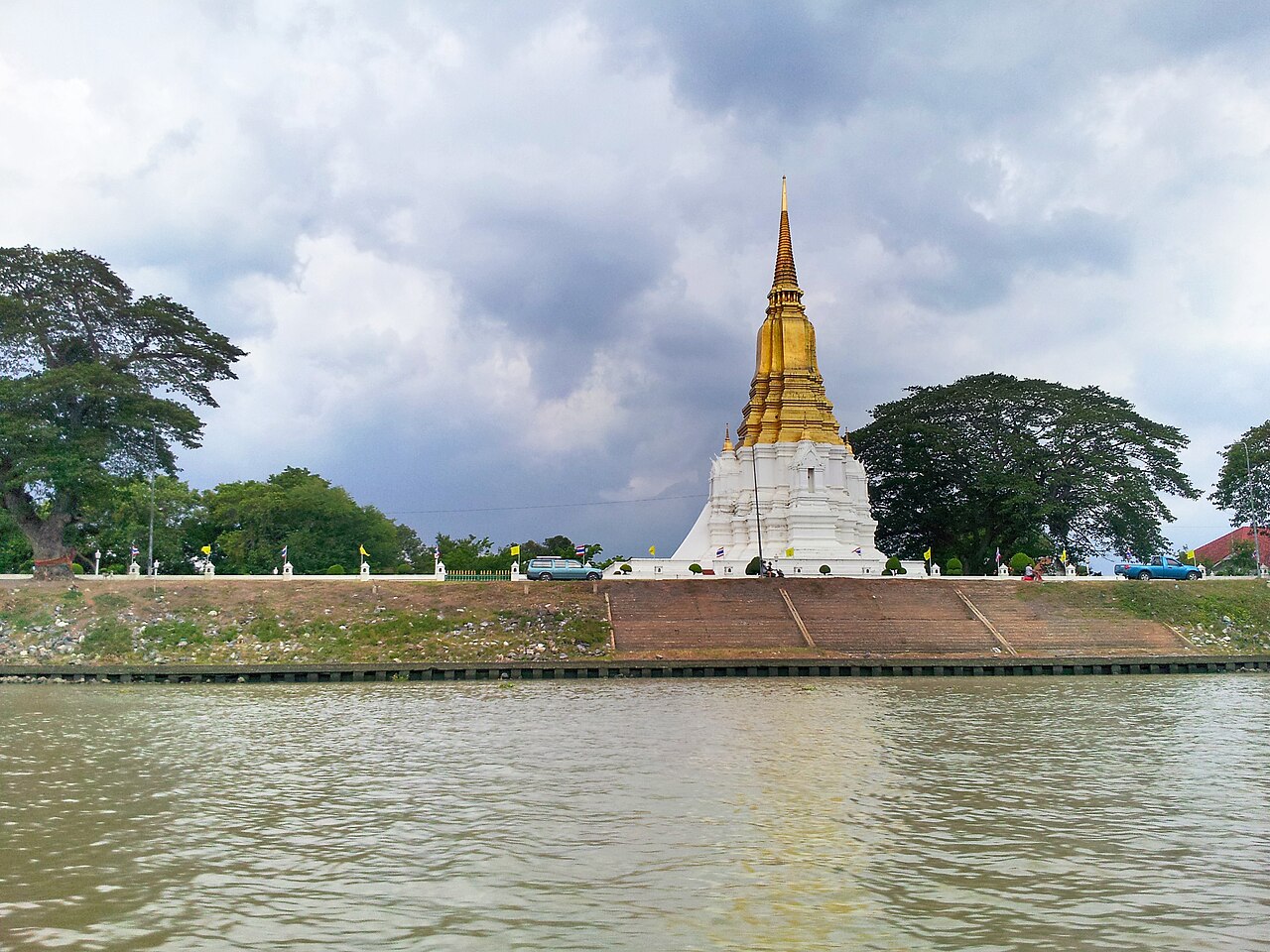 วัดกษัตราธิราชวรวิหาร photo 1