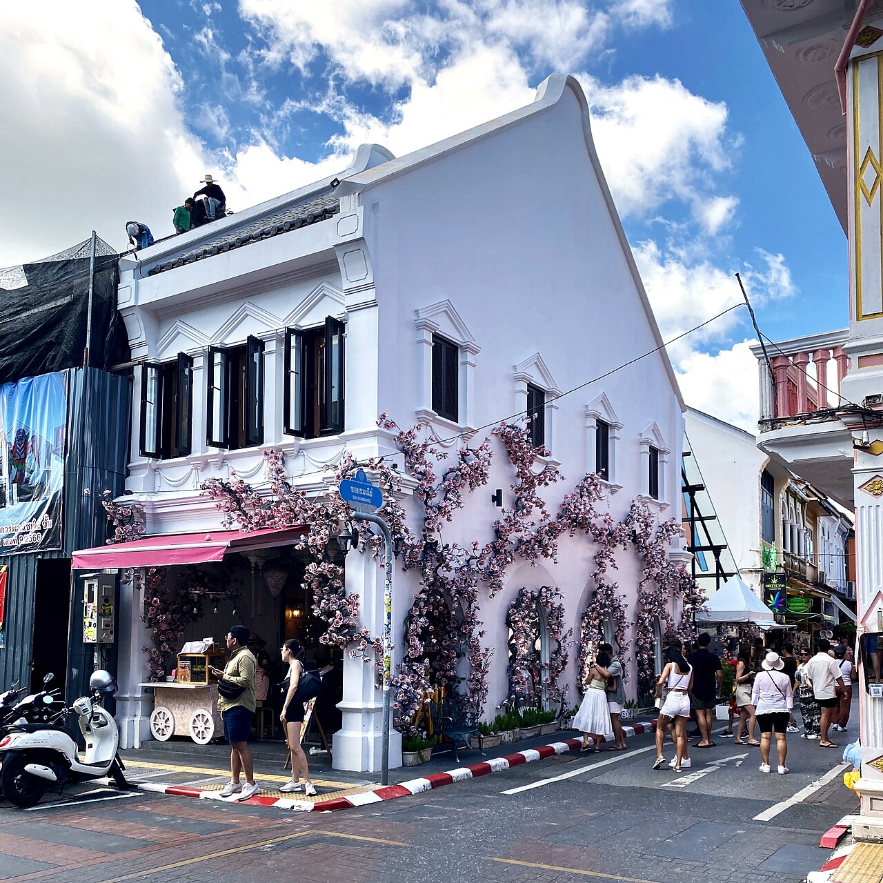 ถนนคนเดิน หลาดใหญ่ photo 1